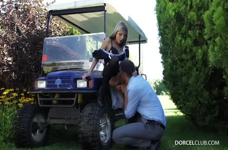 Сосед приласкал стройную молодку Gina Gerson