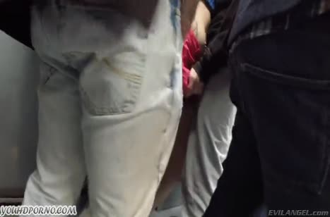 Большой хер доставляет бабенке боль и удовольствие