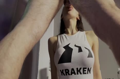 Сводный брат отвлек сестру от уроков и раскрутил на минет #3