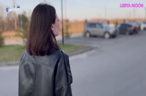 Красивая студентка сама привела ухажера в гости